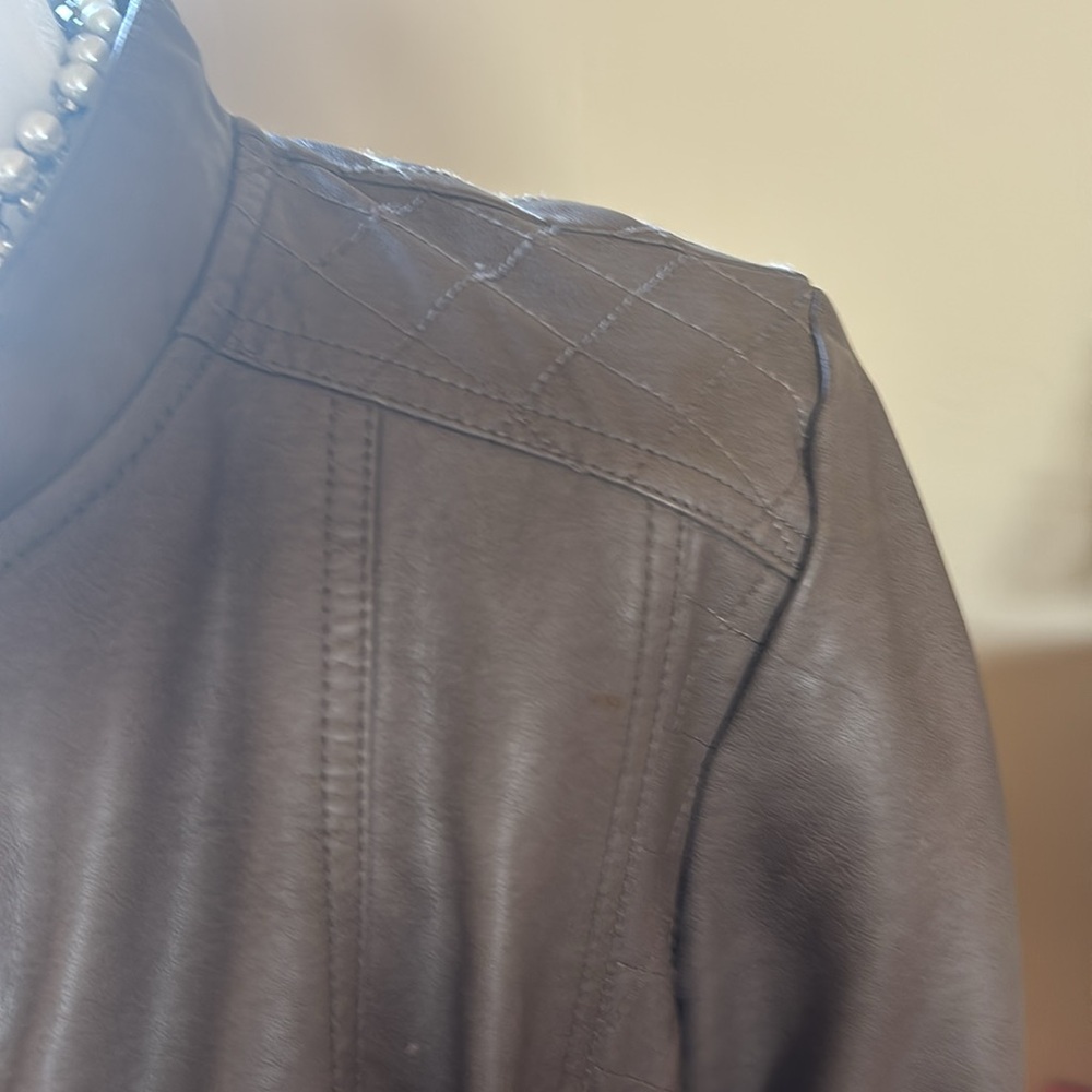 Gray jacket - Picture 4 of 8